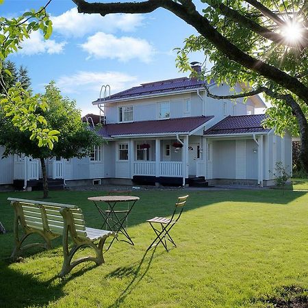 Westbay Inn Vaasa Buitenkant foto