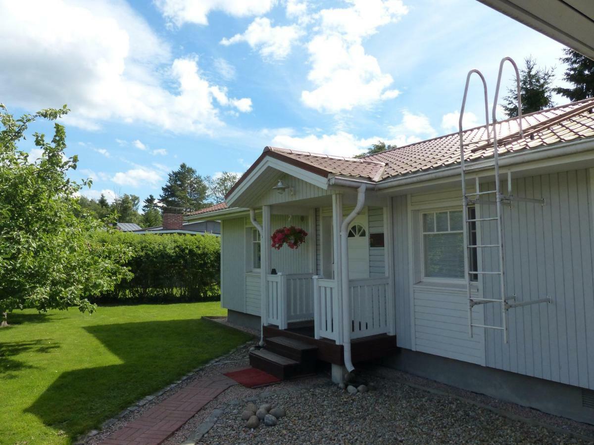 Westbay Inn Vaasa Buitenkant foto